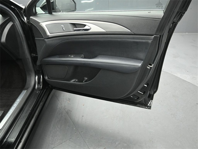 2017 LINCOLN MKZ - Image 33