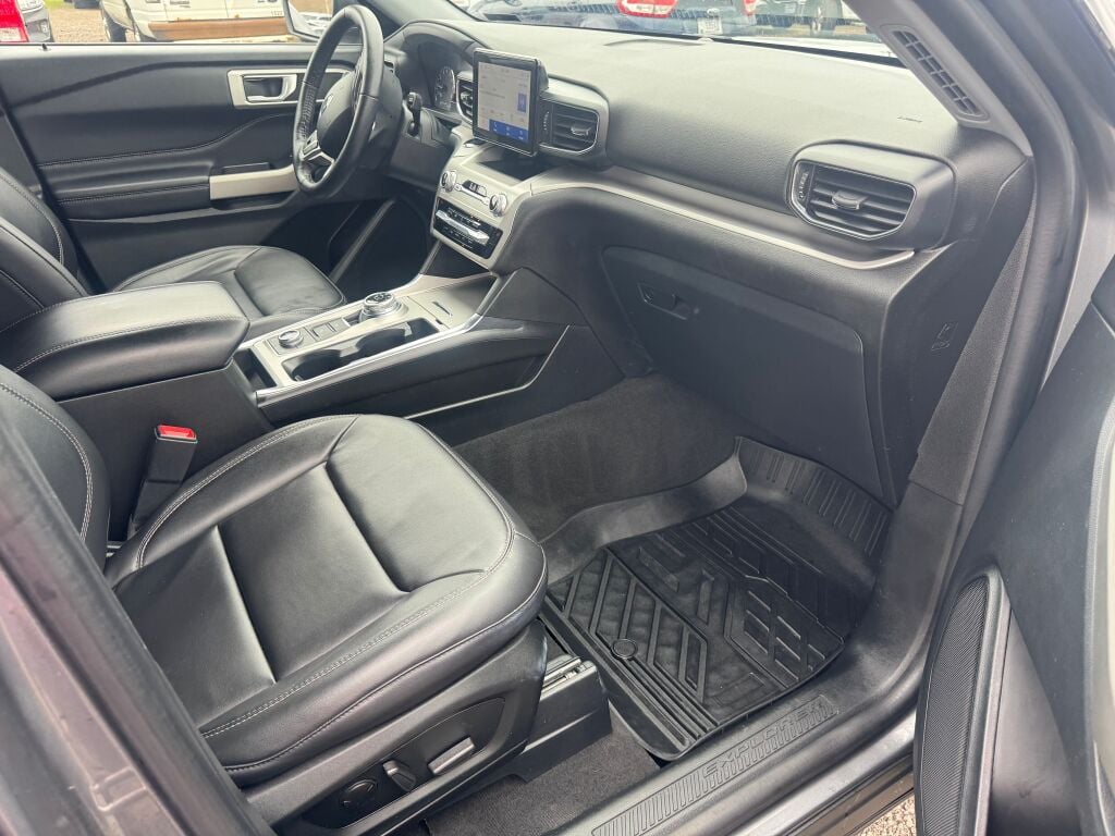 2022 Ford Explorer XLT photo 20