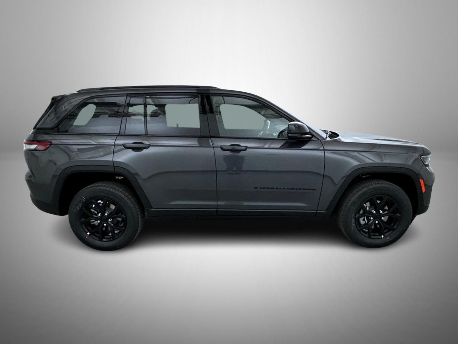 2025 Jeep Grand Cherokee Altitude photo 4