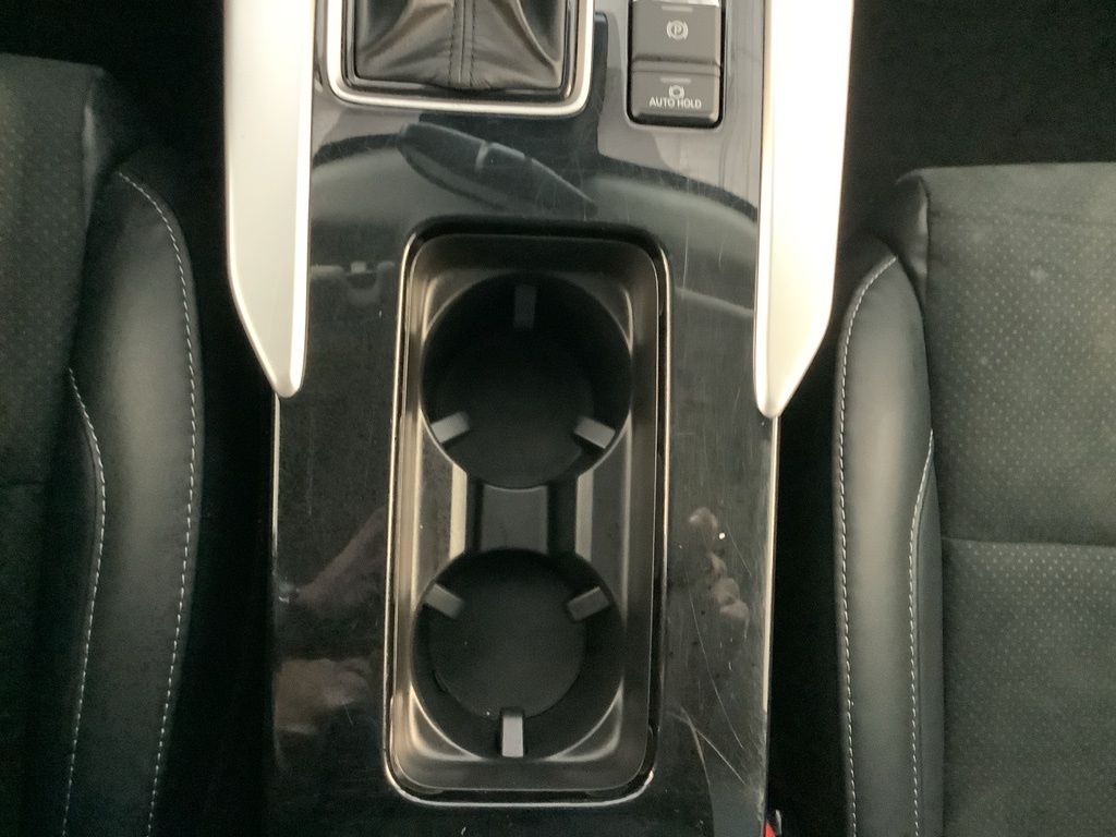 2024 Mitsubishi Eclipse Cross SEL photo 21