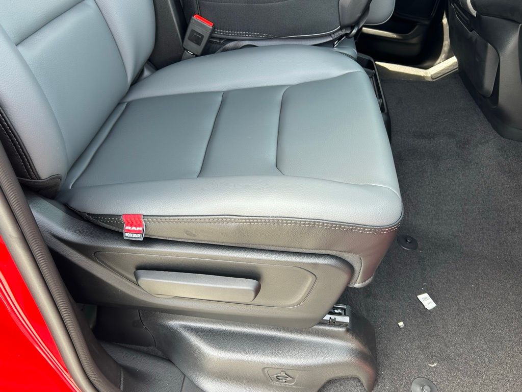2025 Ram 1500 Tradesman photo 21