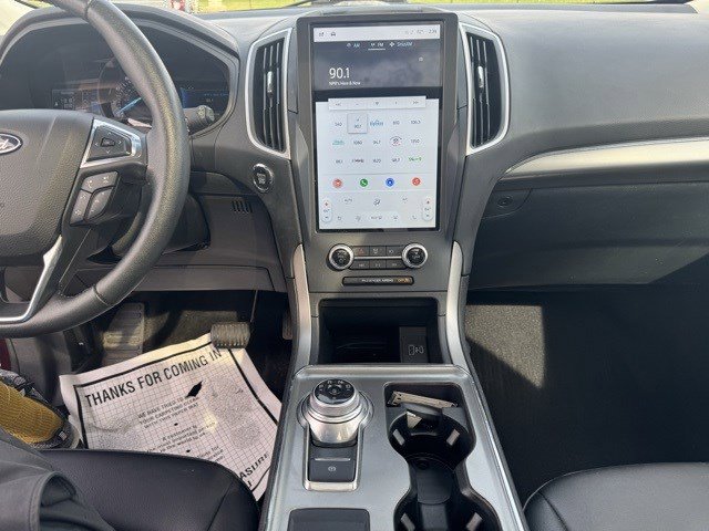 2022 Ford Edge SEL photo 16