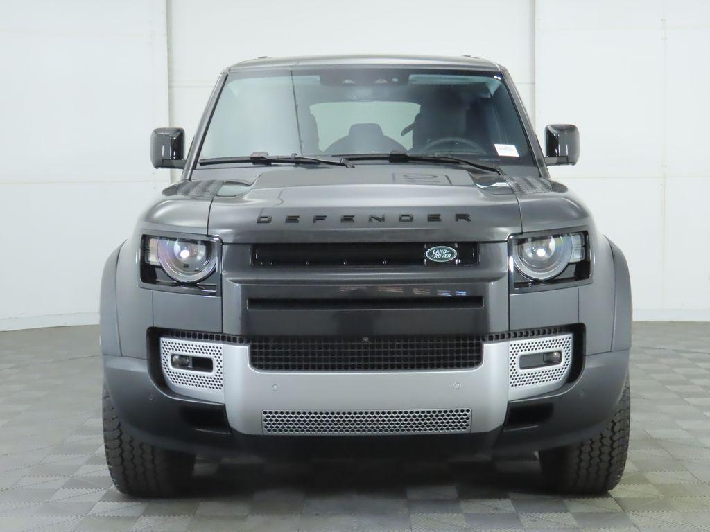 2025 Land Rover Defender 110 S photo 2
