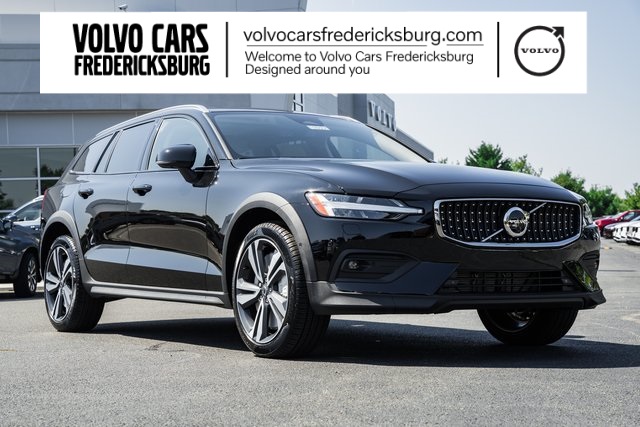 2026 Volvo V60 Cross Country Plus's photo