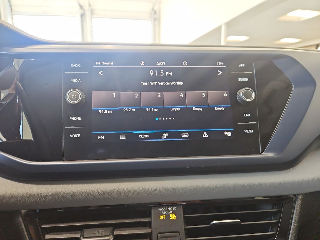 2022 Volkswagen Taos SE photo 11
