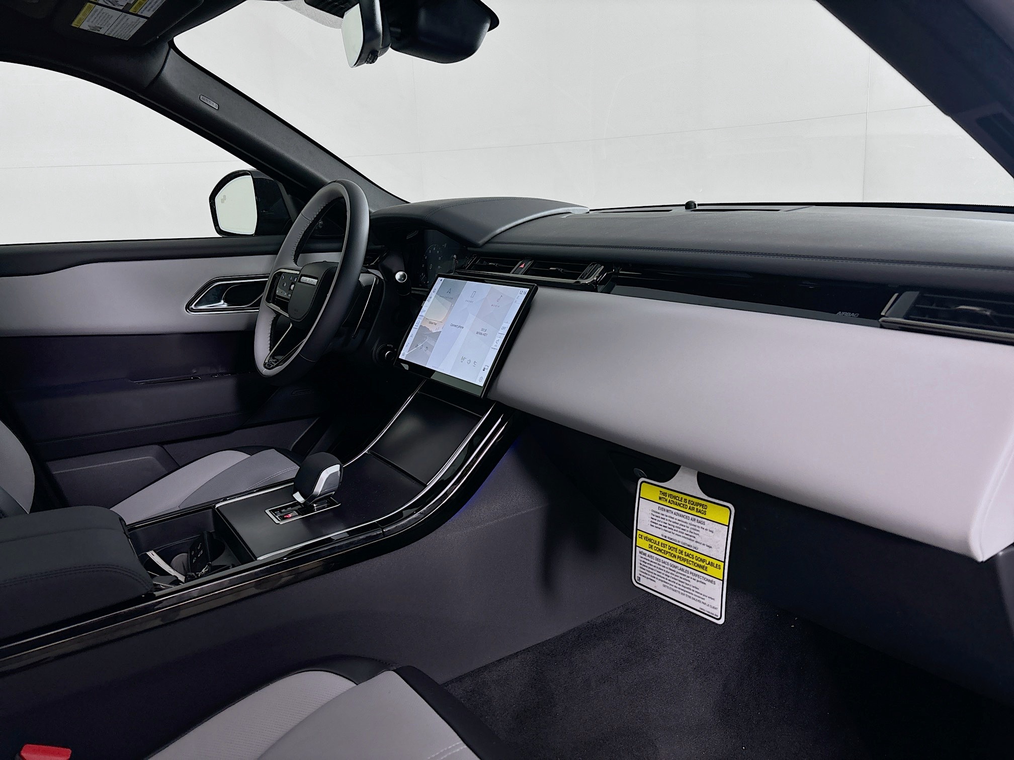 2026 Land Rover Range Rover Velar SE photo 22