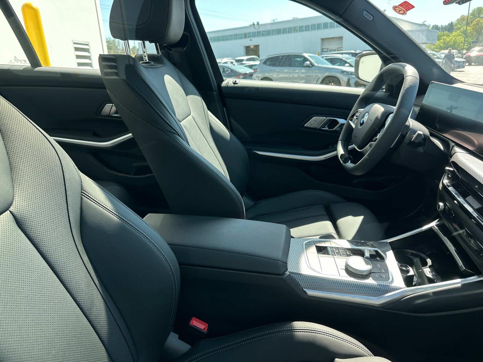 2025 Bmw 330i xDrive photo 2