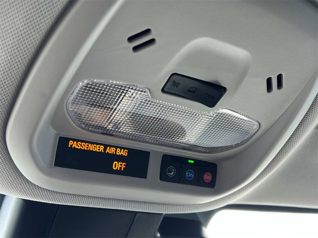 2025 Chevrolet Trax LT photo 22