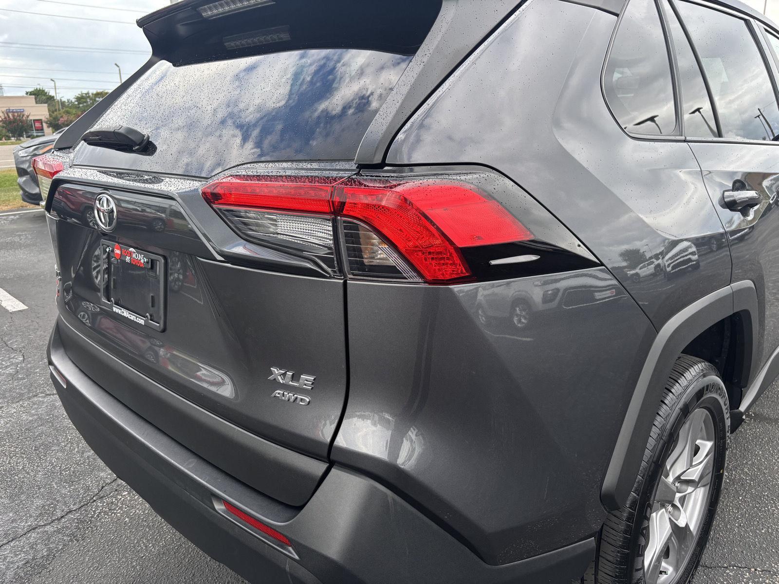2023 Toyota RAV4 XLE photo 35