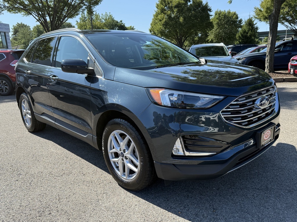 2022 Ford Edge SEL photo 4