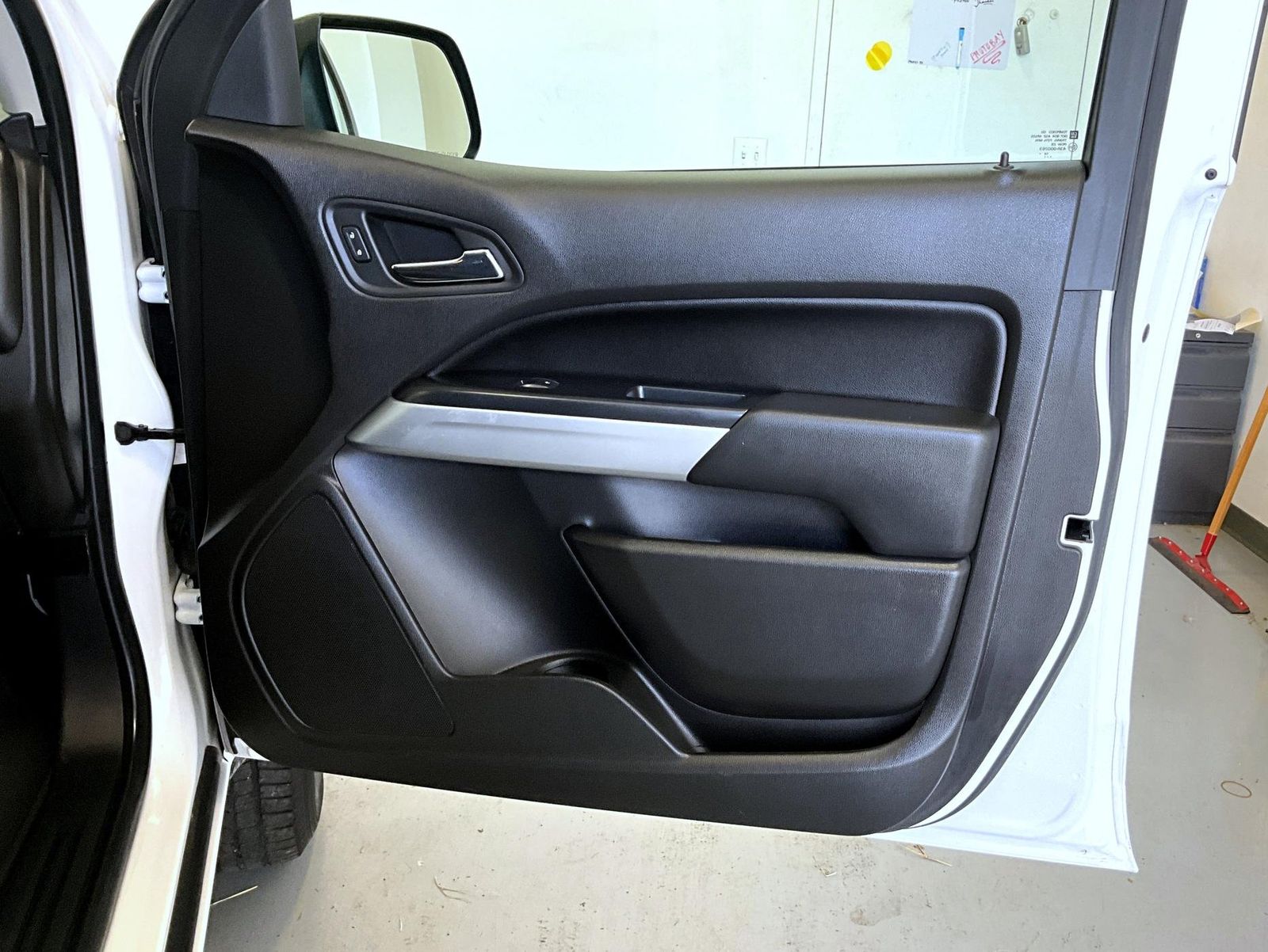 2015 Chevrolet Colorado LT photo 12