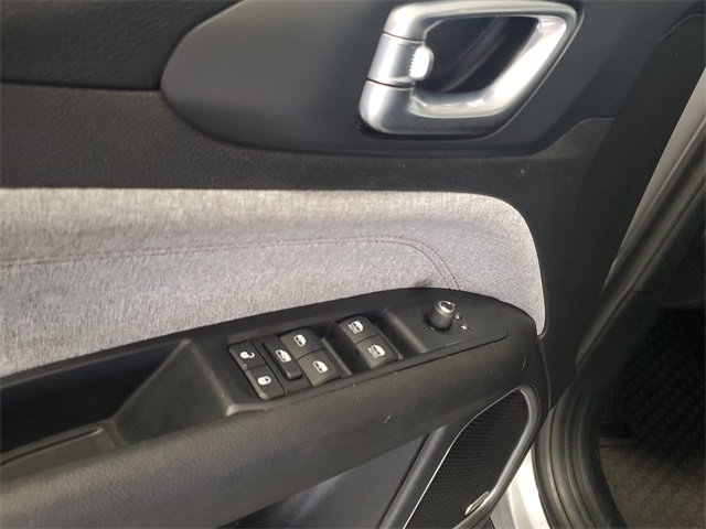 2022 Jeep Compass Latitude Lux photo 7