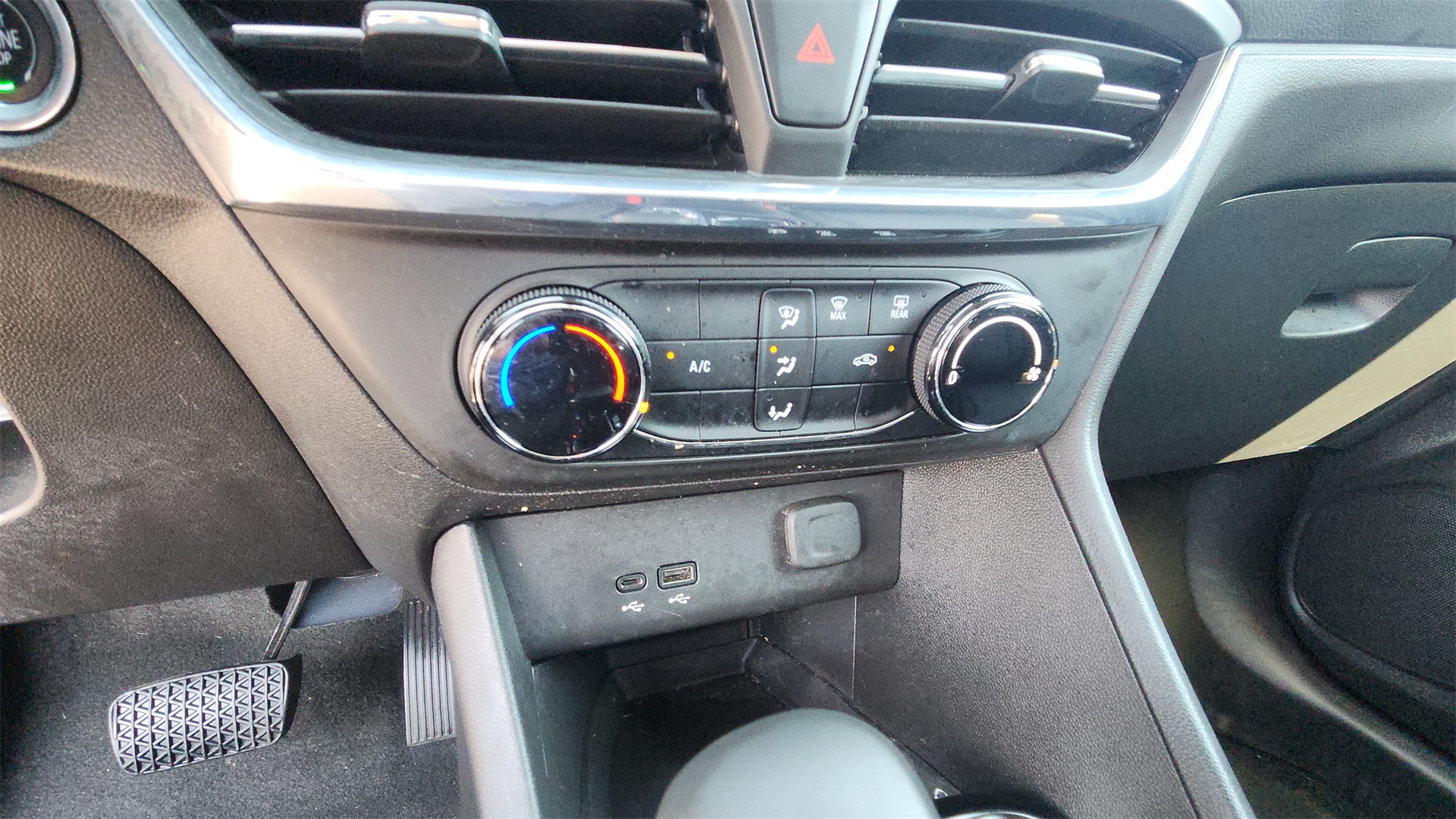 2025 Buick Encore GX Preferred photo 16