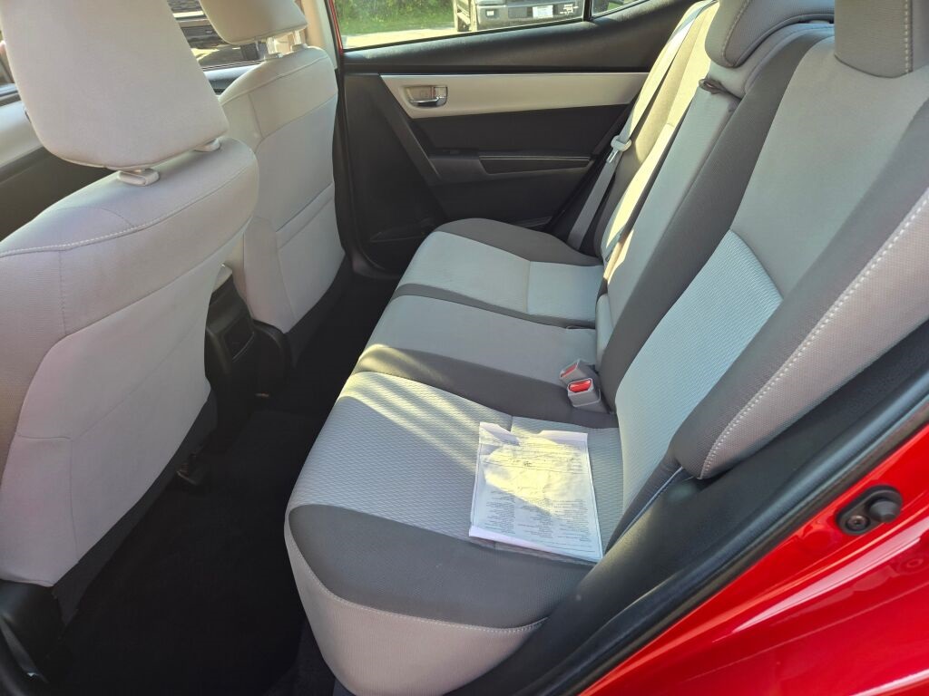 2019 Toyota Corolla LE photo 13