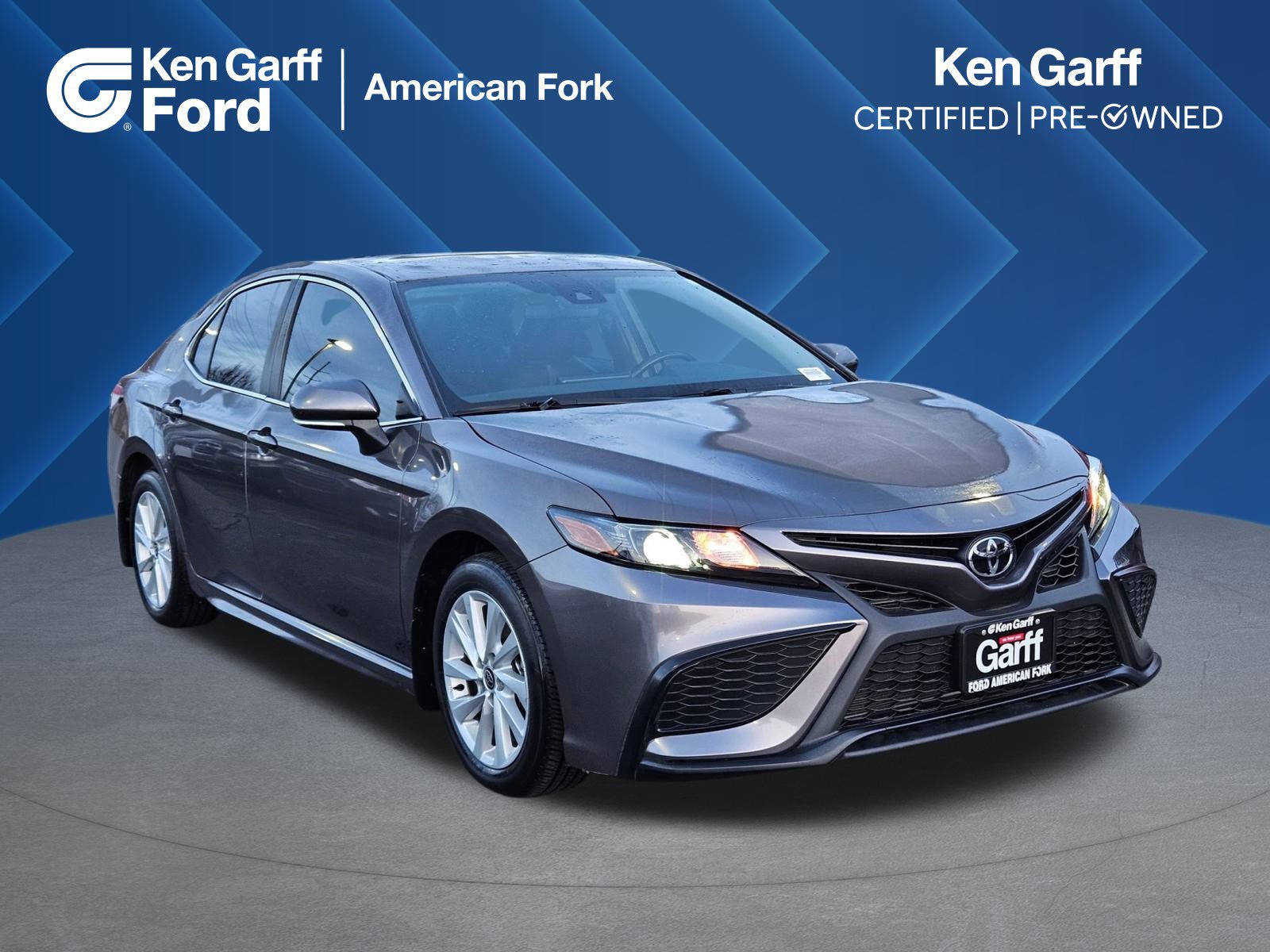 2024 Toyota Camry SE's photo