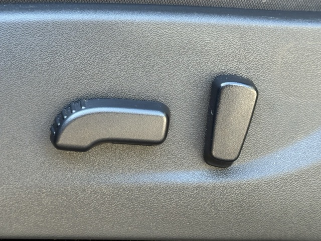 2024 Nissan Frontier SV Crew Cab photo 13