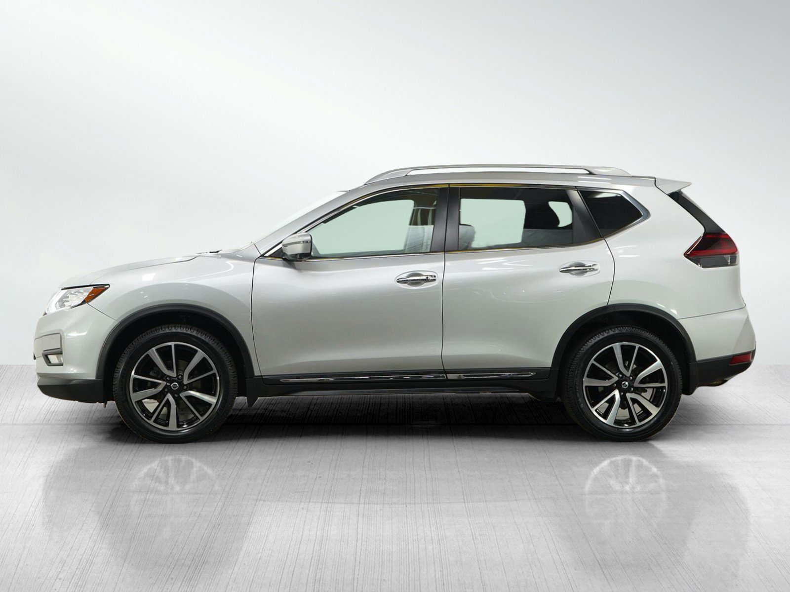 Used 2020 Nissan Rogue SL with VIN 5N1AT2MV2LC753718 for sale in South Saint Paul, Minnesota