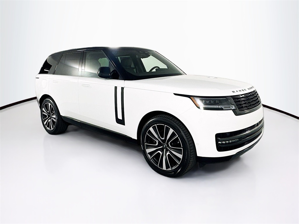 2025 Land Rover Range Rover SE photo 3