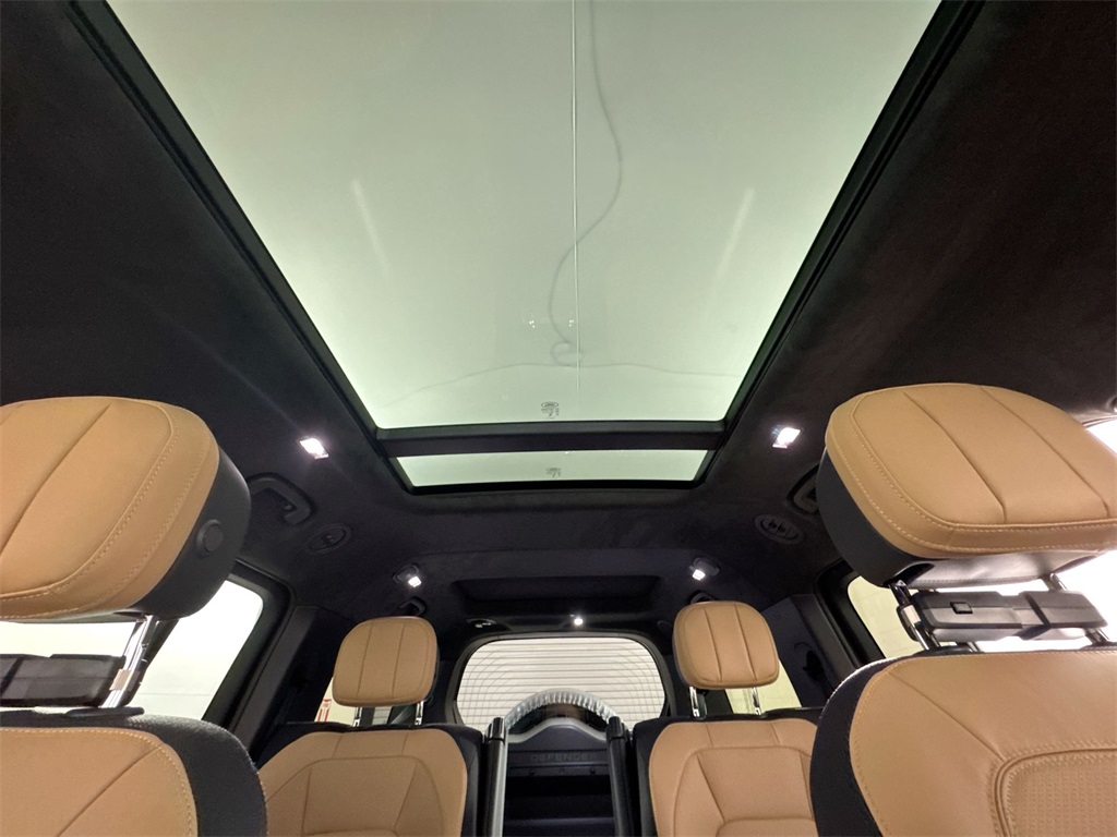 2025 Land Rover Defender 130 X photo 18