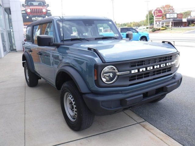2023 Ford Bronco Base photo 7