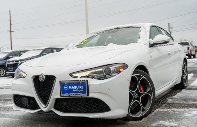 2022 Alfa Romeo Giulia Ti's photo