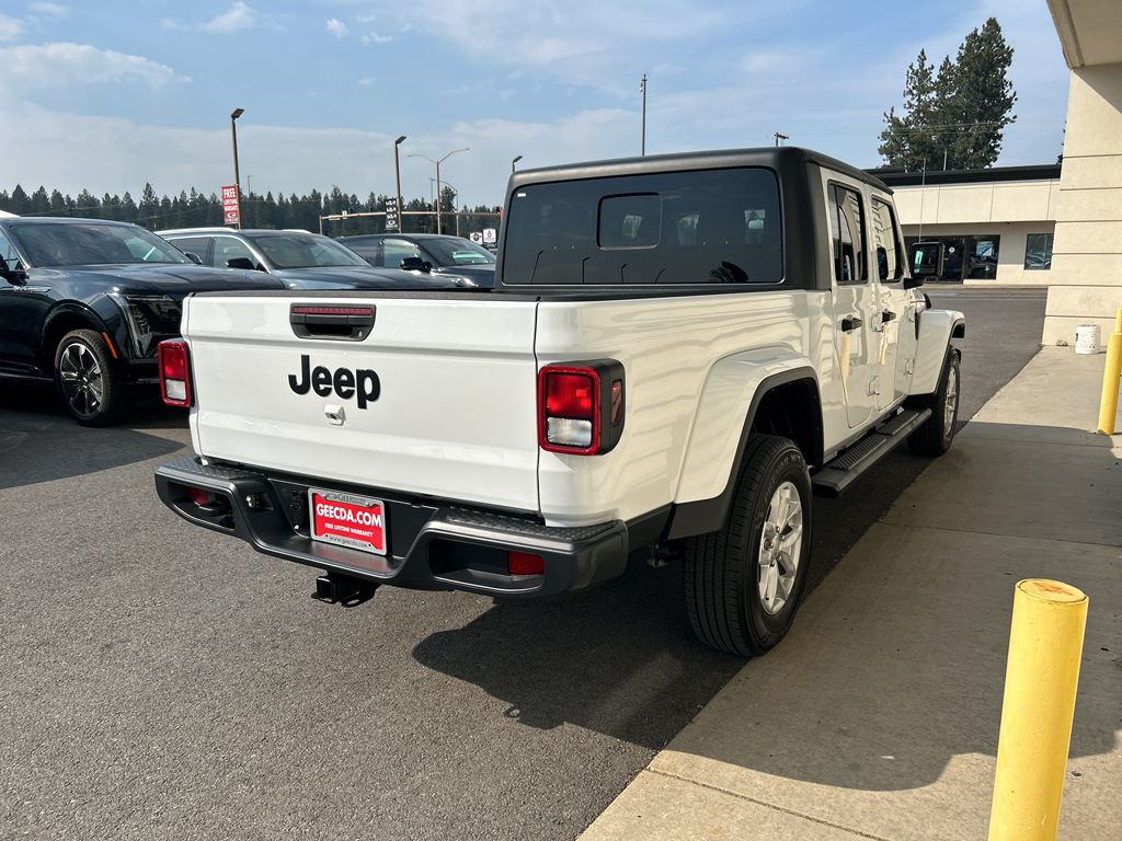 2023 Jeep Gladiator Sport S photo 4