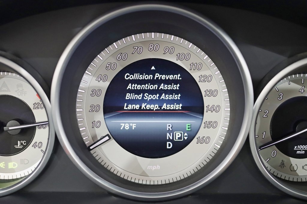 2016 Mercedes Benz E 350 4MATIC photo 16