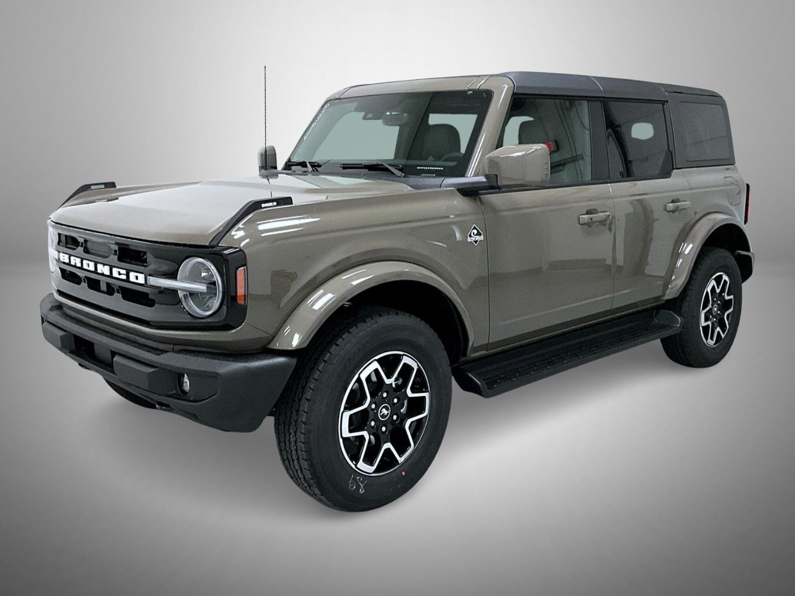 2025 Ford Bronco 4-Door Outer Banks's photo