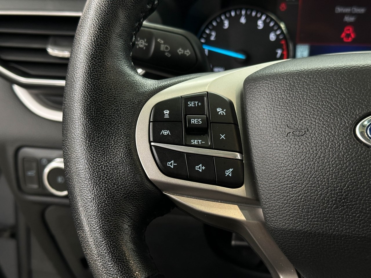 2022 Ford Explorer XLT photo 24