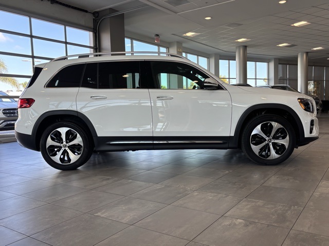 2026 Mercedes Benz GLB 250 4MATIC photo 2