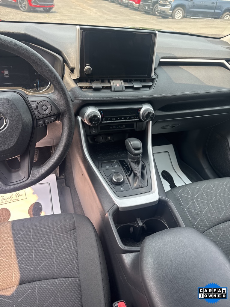 2024 Toyota RAV4 Hybrid LE photo 4