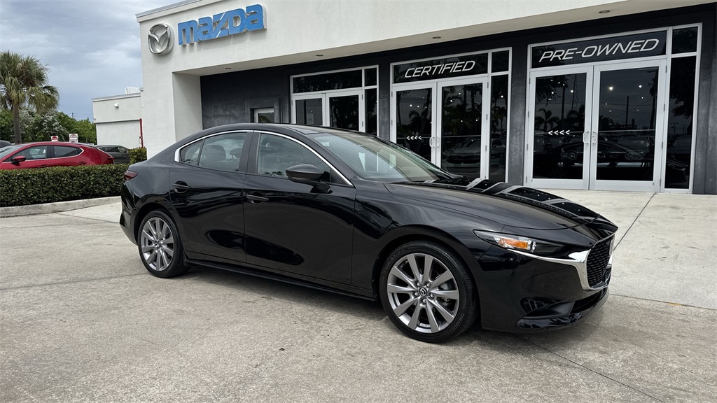 2022 Mazda Mazda3 Select photo 2