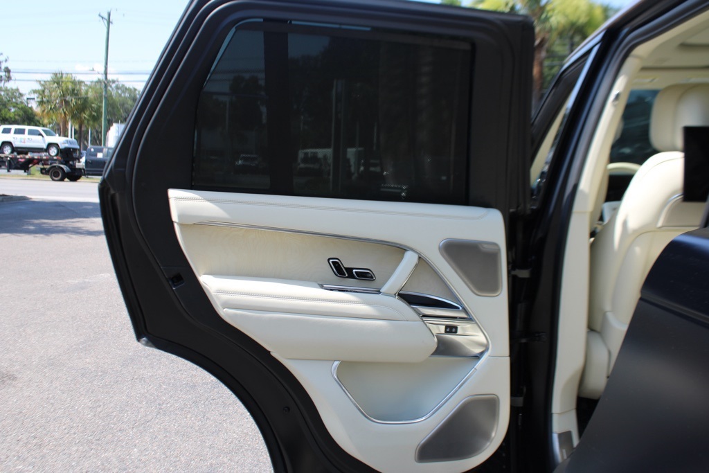2024 Land Rover Range Rover SV photo 28