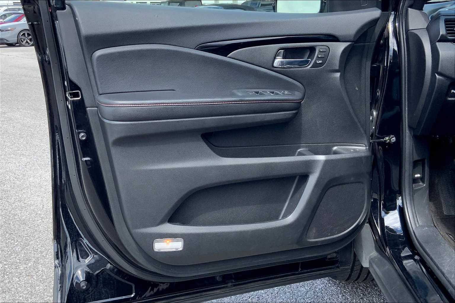 2022 Honda Pilot Black Edition photo 21