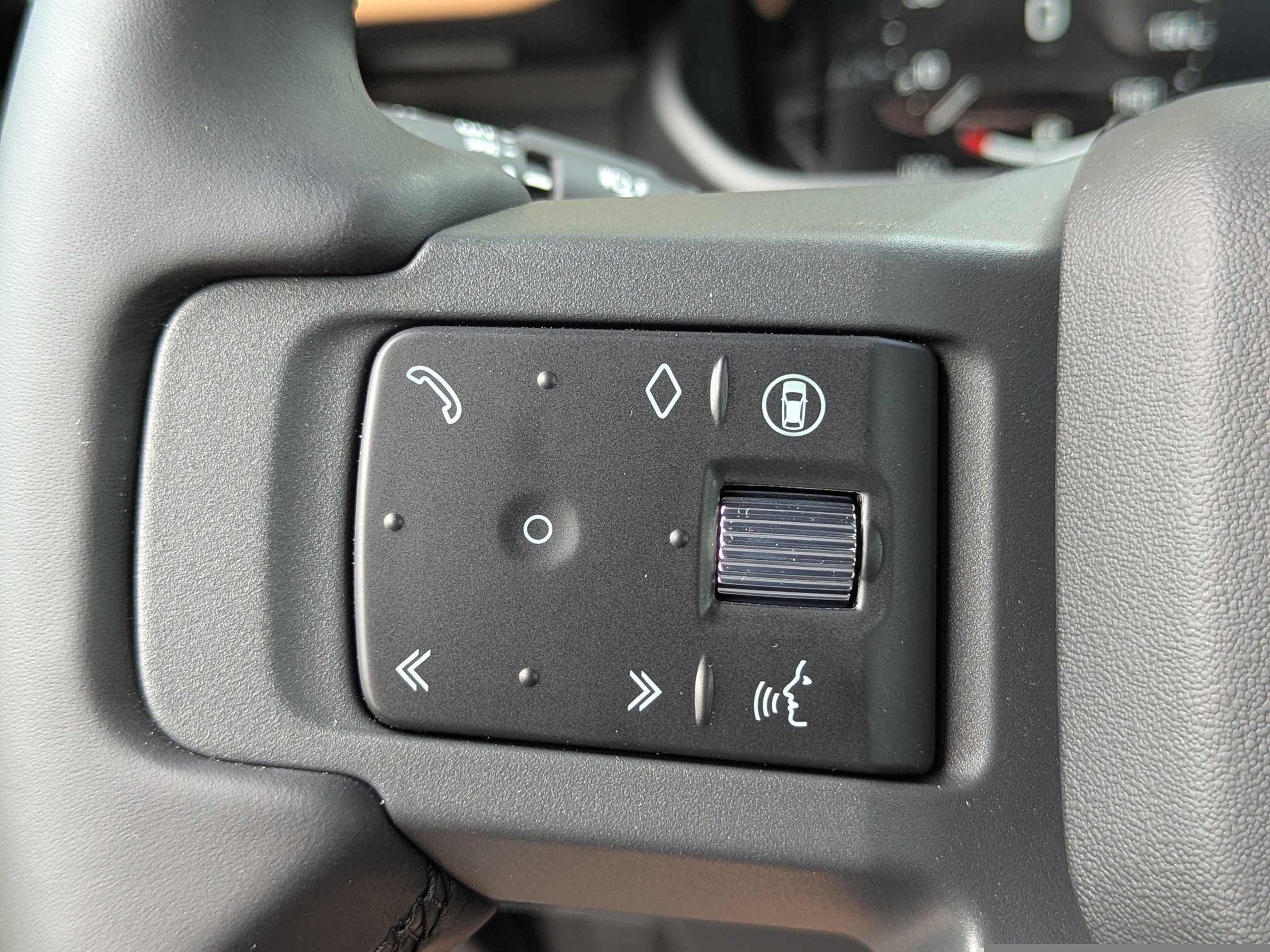 2025 Land Rover Defender 130 S photo 33
