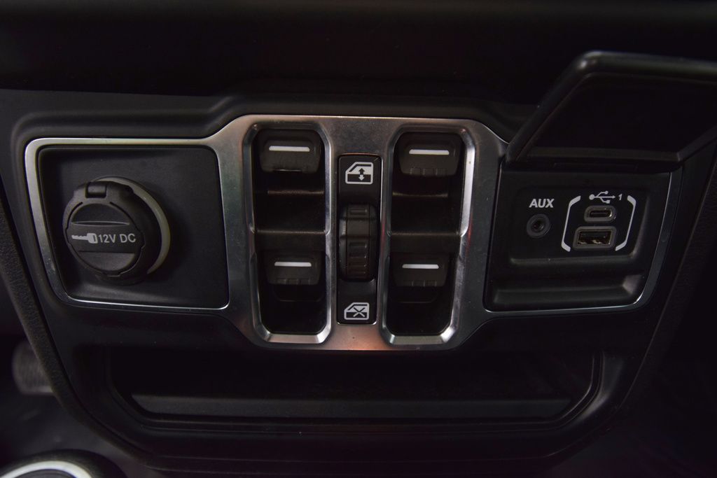 2022 Jeep Wrangler Unlimited High Tide photo 24