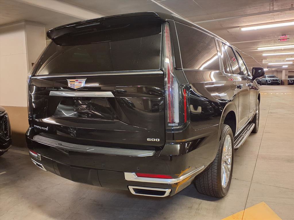 2025 Cadillac Escalade ESV Premium Luxury photo 5