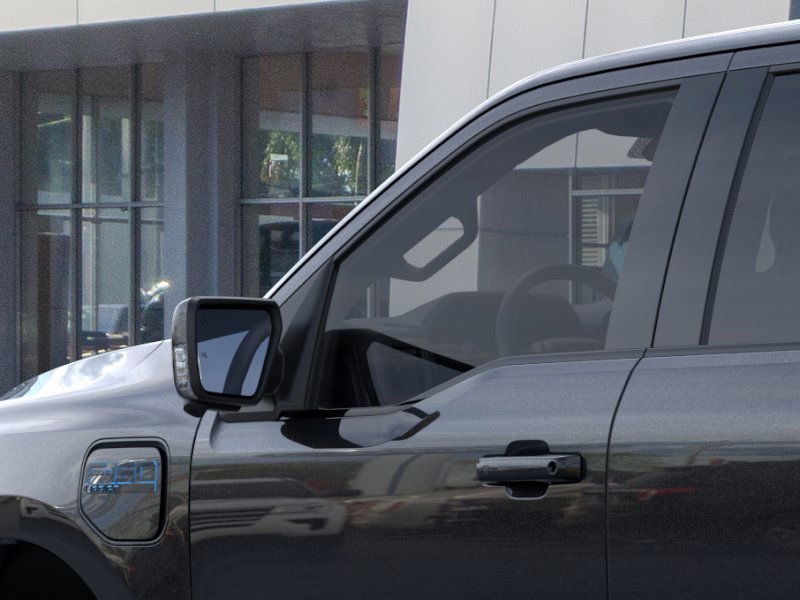 2025 Ford F-150 Lightning Lariat photo 20