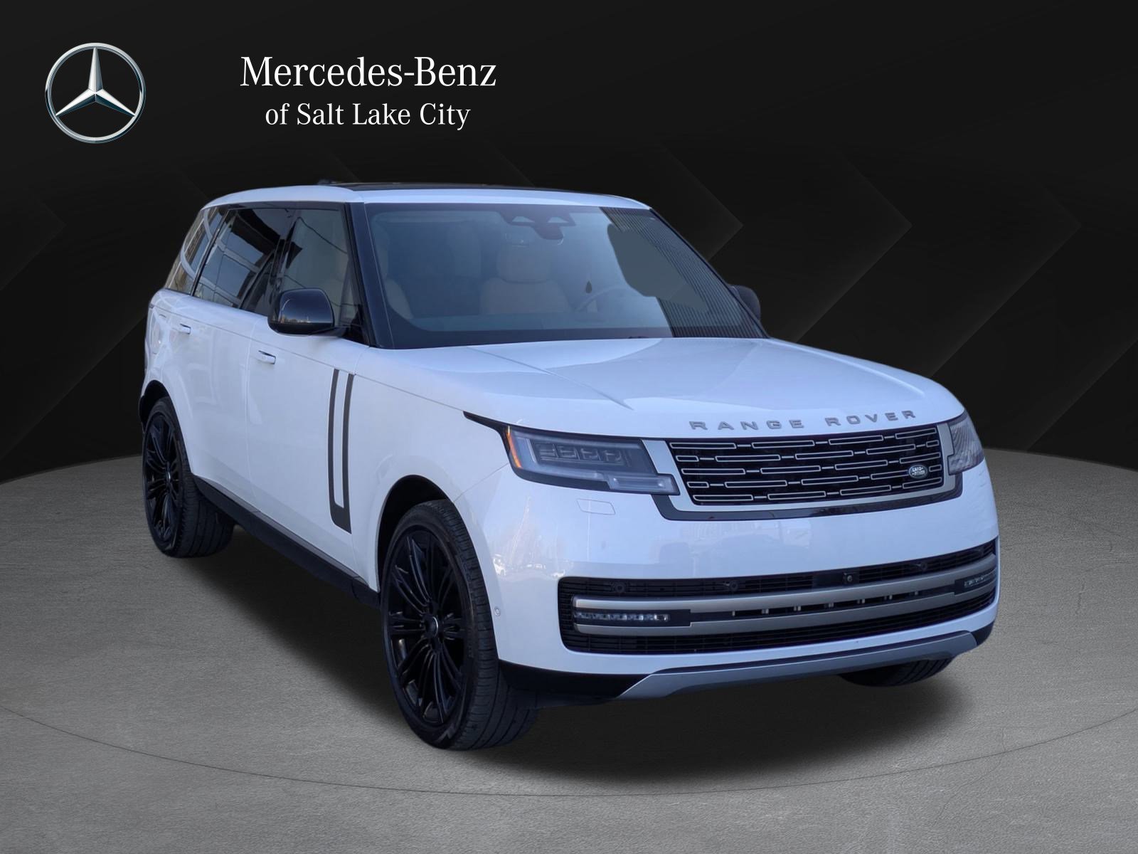 2024 Land Rover Range Rover SE's photo