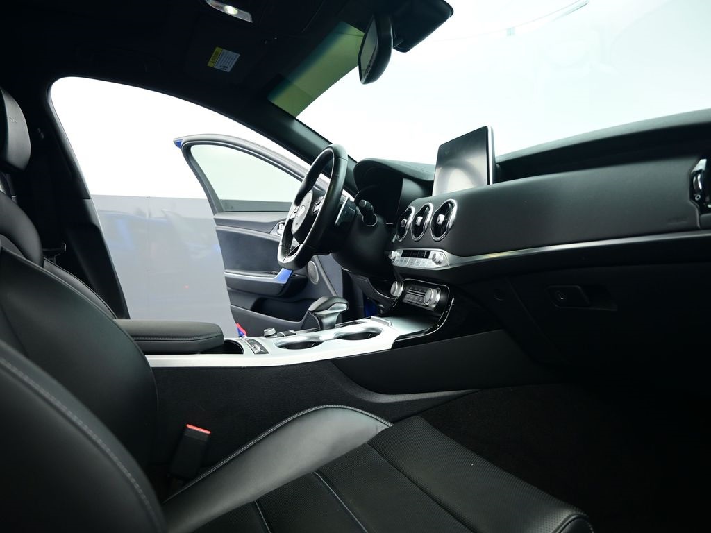 2020 Kia Stinger GT2 photo 21