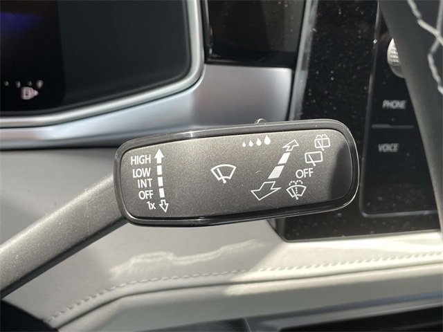 2025 Volkswagen Taos SE photo 28