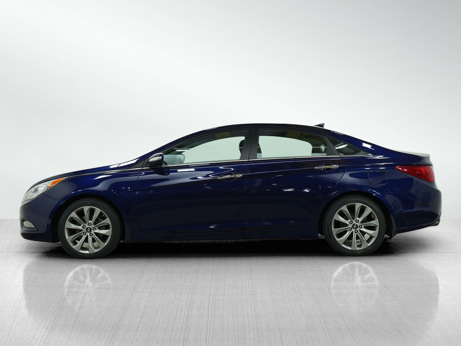 Used 2013 Hyundai Sonata Limited with VIN 5NPEC4ABXDH510224 for sale in Bloomington, Minnesota
