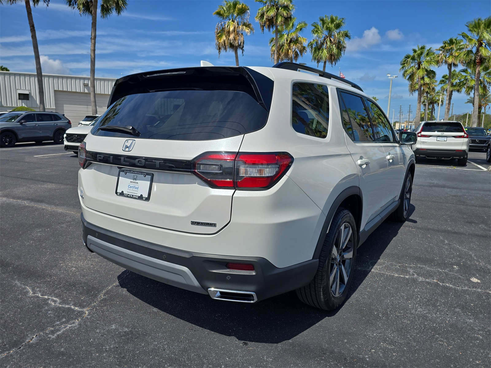 2023 Honda Pilot Touring photo 2