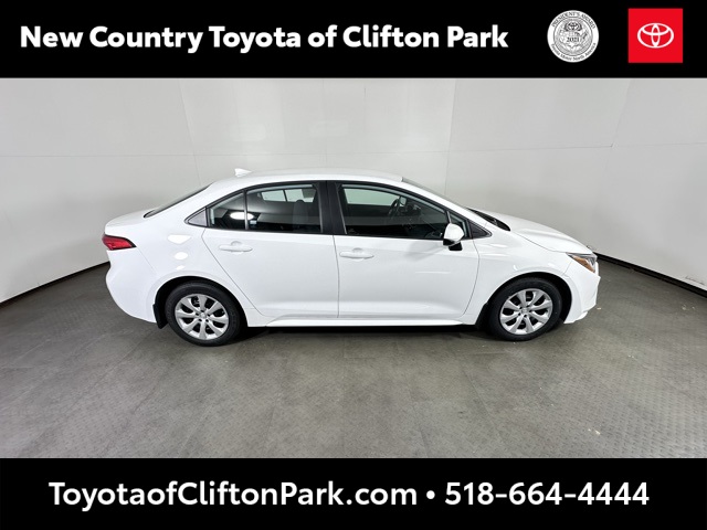 2024 Toyota Corolla LE photo 2