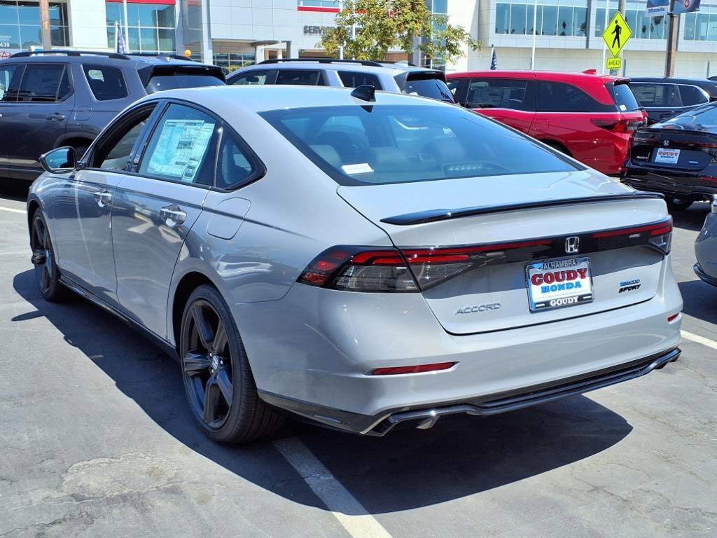 2025 Honda Accord Hybrid Sport-L photo 3