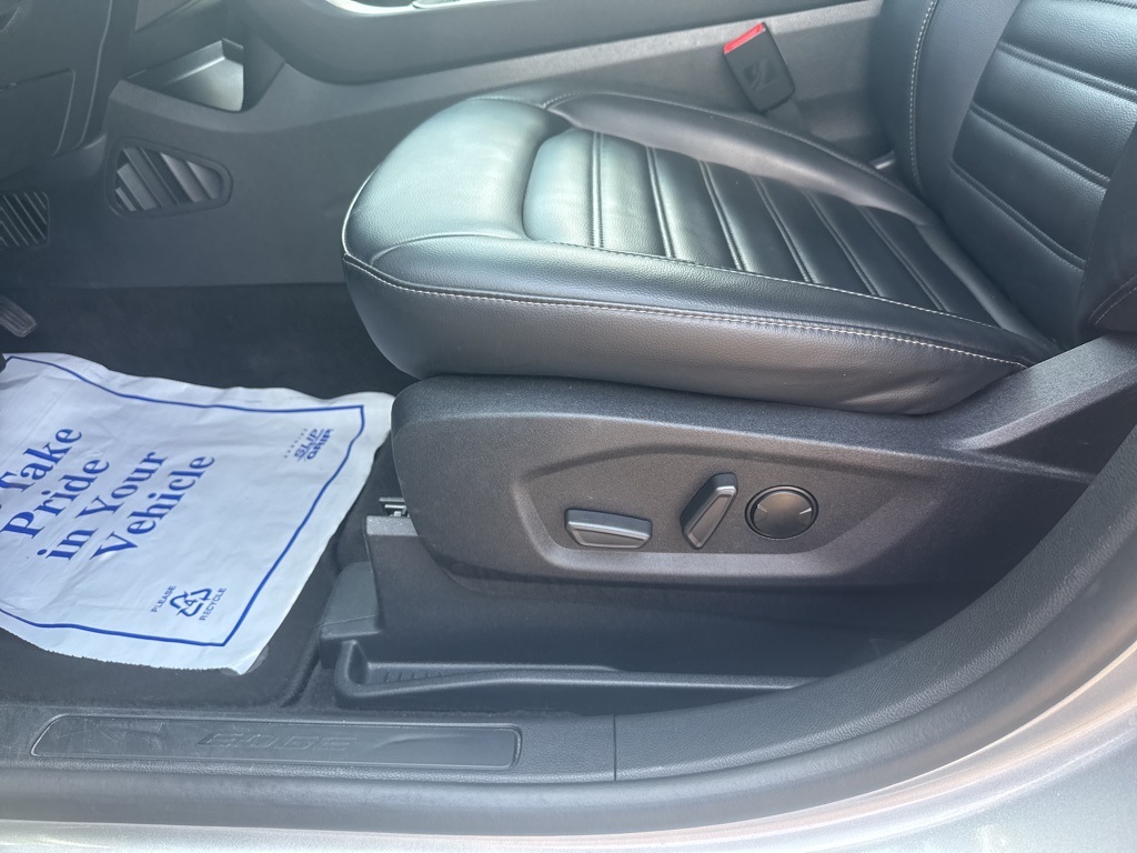 2024 Ford Edge SEL photo 29