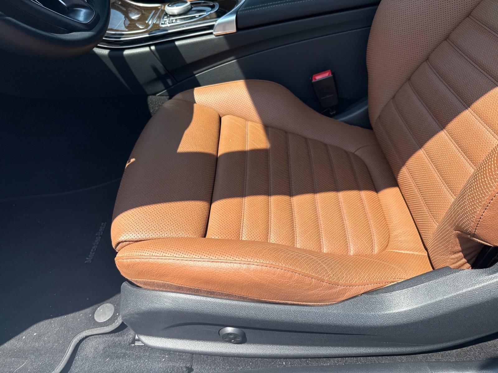 2018 Mercedes Benz C 300 photo 9