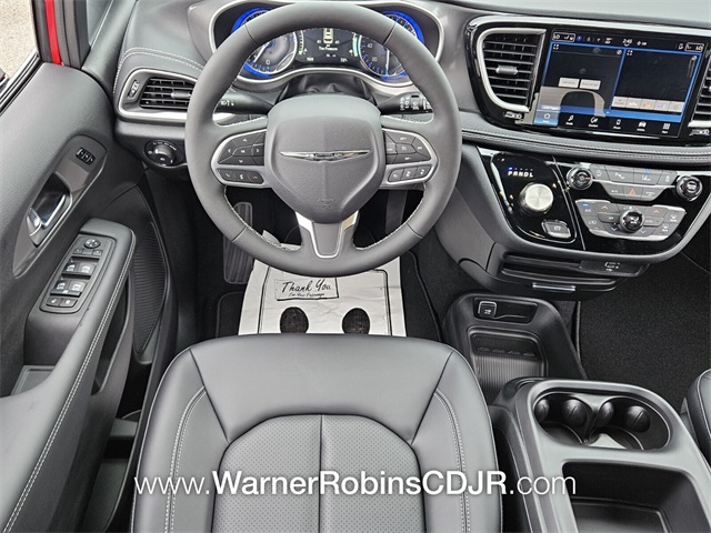 2026 Chrysler Pacifica photo 6