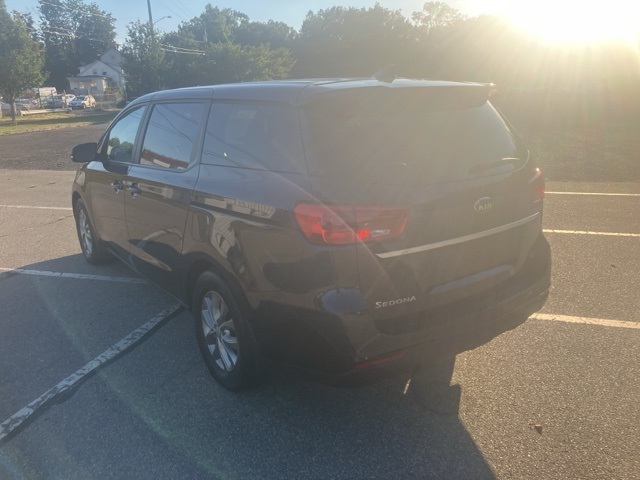 2021 Kia Sedona LX photo 7