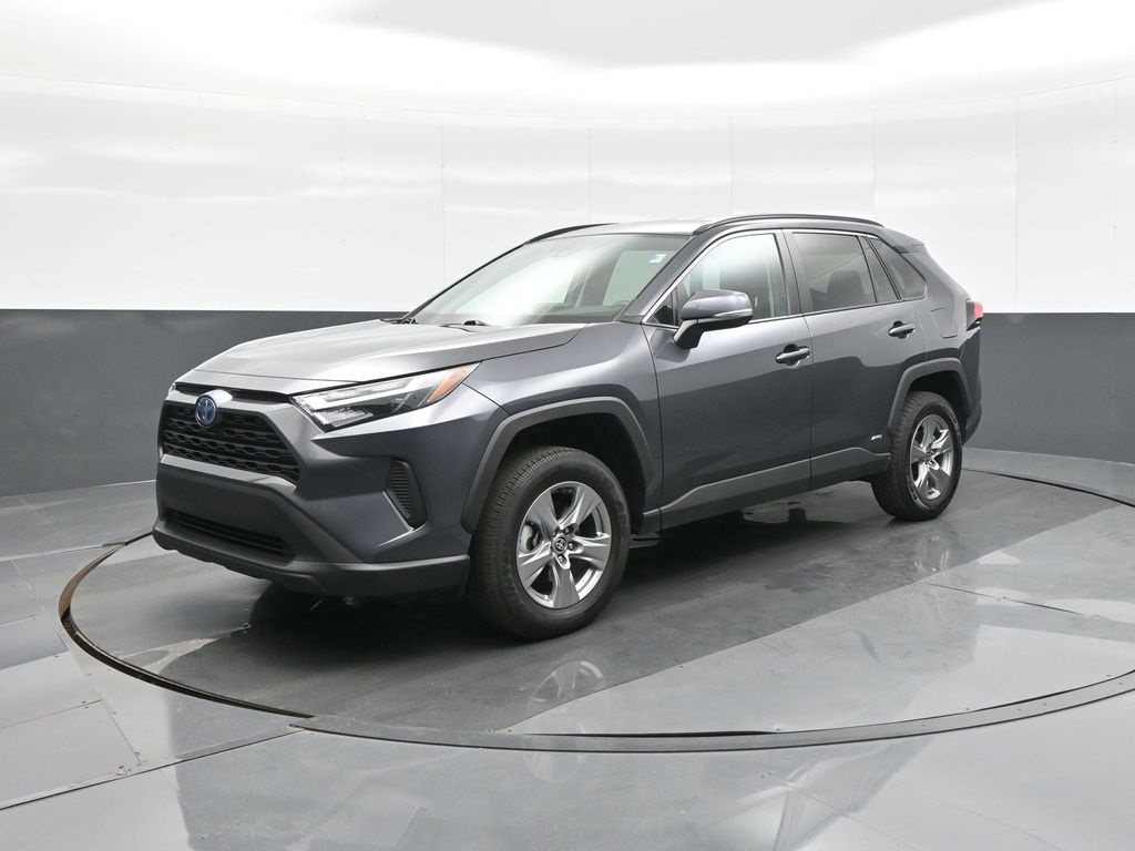 2024 Toyota RAV4 Hybrid XLE photo 2